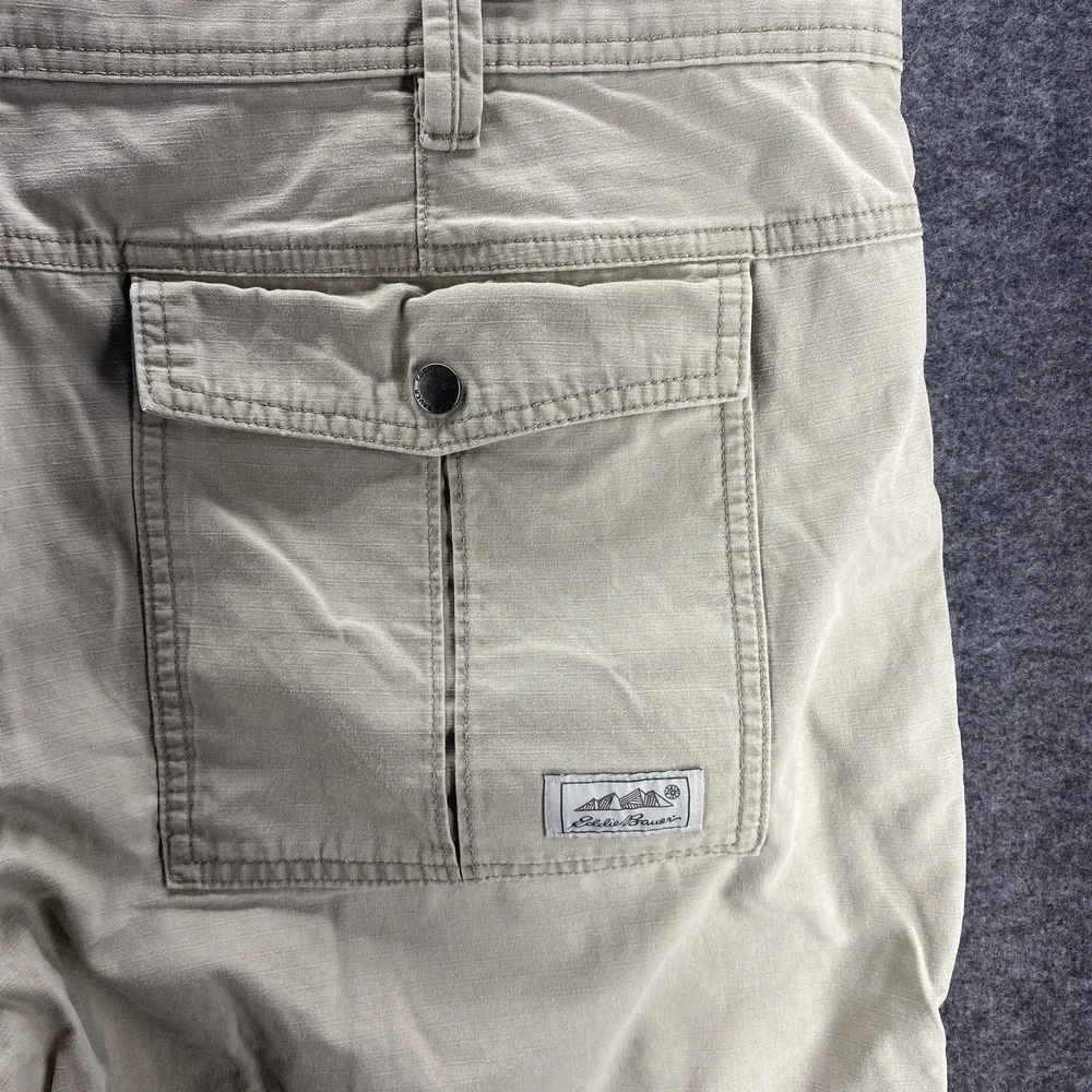 Eddie Bauer‎ Shorts Mens 42 Beige Mid Rise Cargo Outdoor Hiking